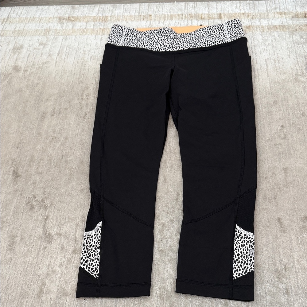 Lululemon Black Cropped Active Leggings with White Speckled Accents